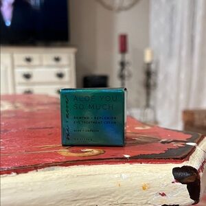 Aloe You So Much Eye Treatment Cream - Green